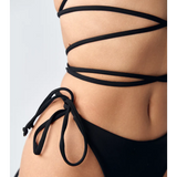 Azura | Costum de baie cu sfori în formă de triunghi